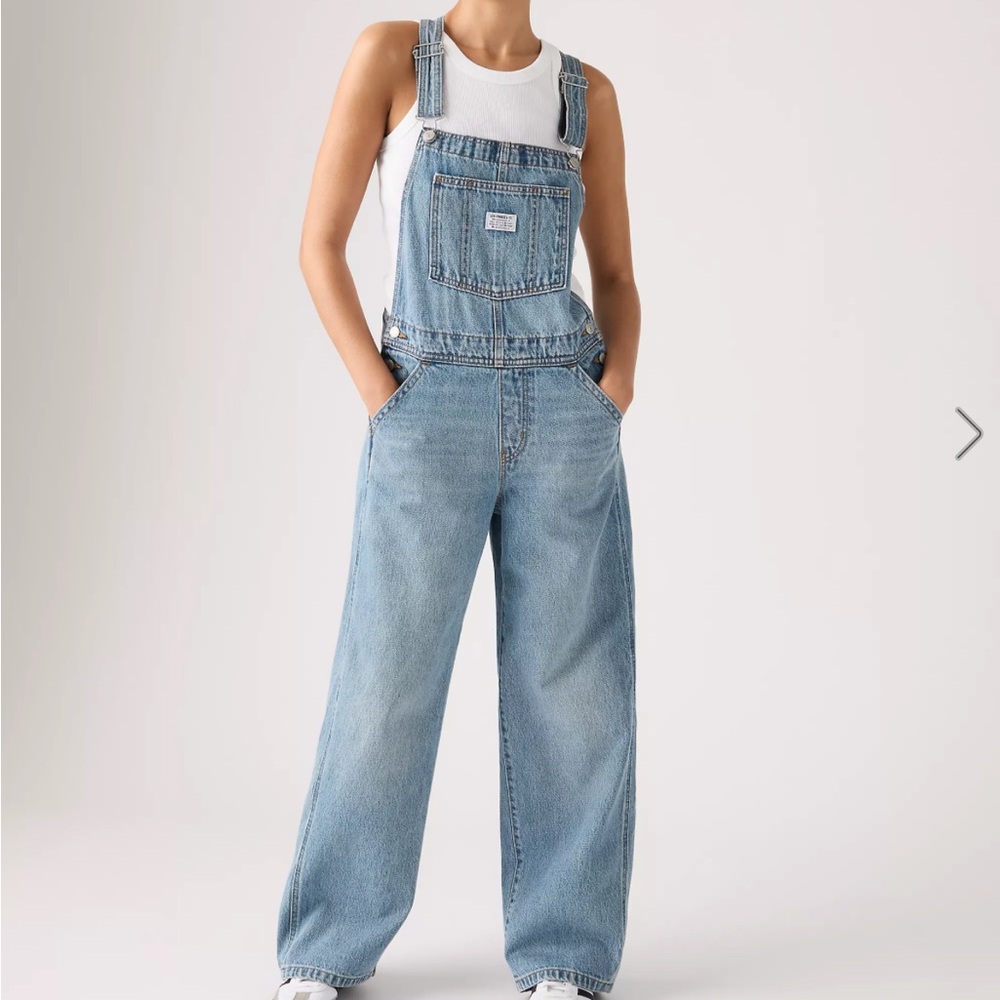 NWT Levi's Women's Classic Blue Denim Overalls Large
